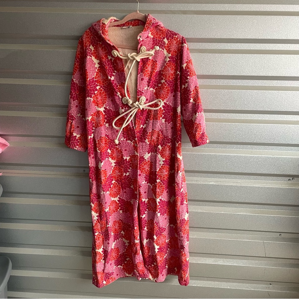 Vintage Carnaby hooded retro floral tie front Terry house dress